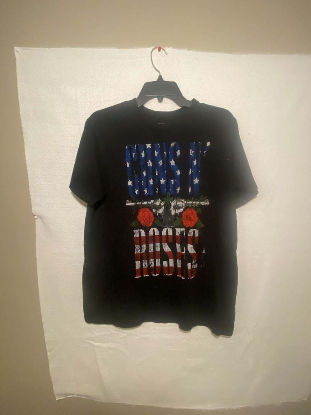 Guns N' Roses Stars and Stripes Flag Logo Black Graphic T-Shirt

Stain on the ba